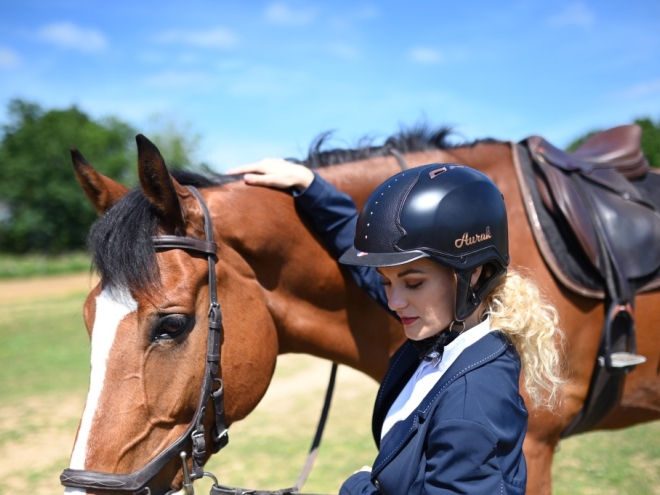 Caschi da Equitazione Aurak: Eleganza, Comfort, Sicurezza per Cavalieri Esigenti